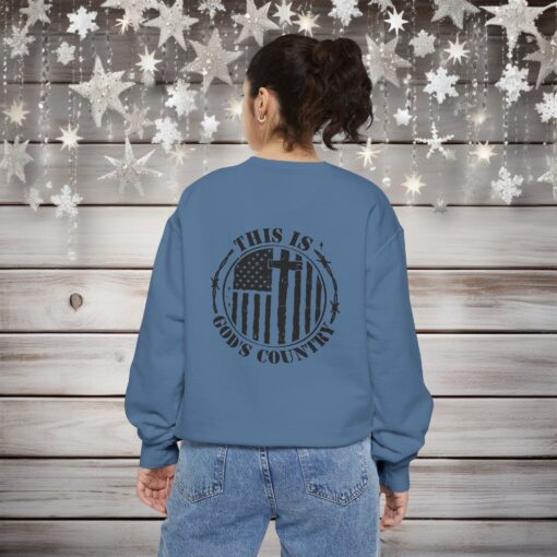 Faith Meets Comfort – ‘This is God's Country’ Sweatshirt - Image 9